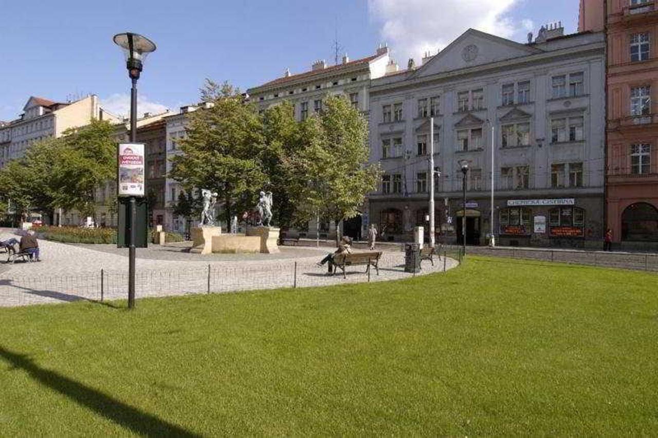 Hostel Junior Praha Bagian luar foto
