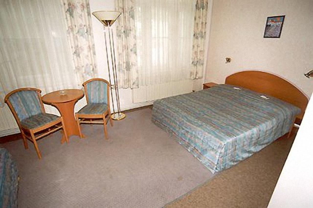 Hostel Junior Praha Bagian luar foto