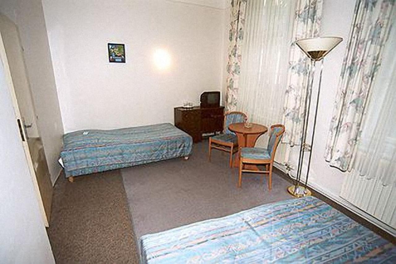 Hostel Junior Praha Bagian luar foto