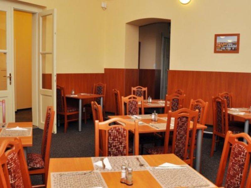 Hostel Junior Praha Bagian luar foto