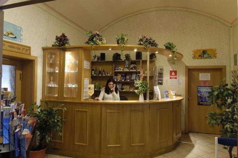 Hostel Junior Praha Bagian luar foto